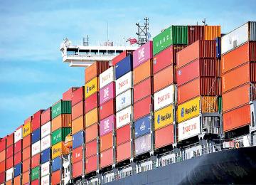 Iran’s Trade Value Falls as Export Volume Climbs