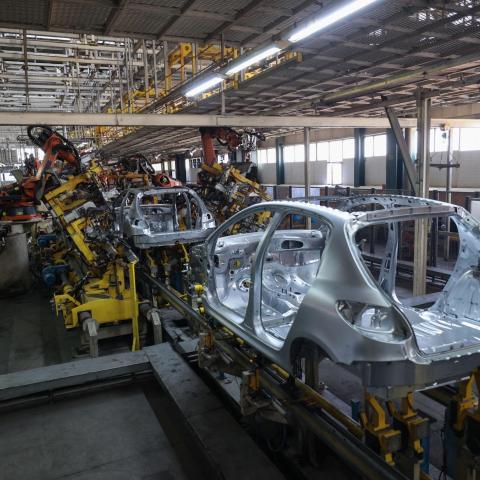 Iran Auto Industry Eyes a Post-Sanctions Revival