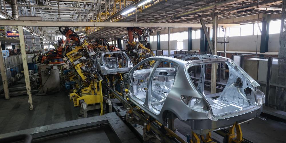 Iran Auto Industry Eyes a Post-Sanctions Revival