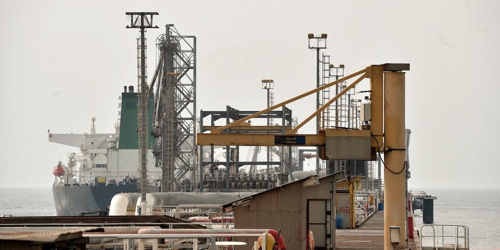 Iran Economy Contracts 10% in Spring